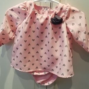 2 piece girls top and velvet pants.